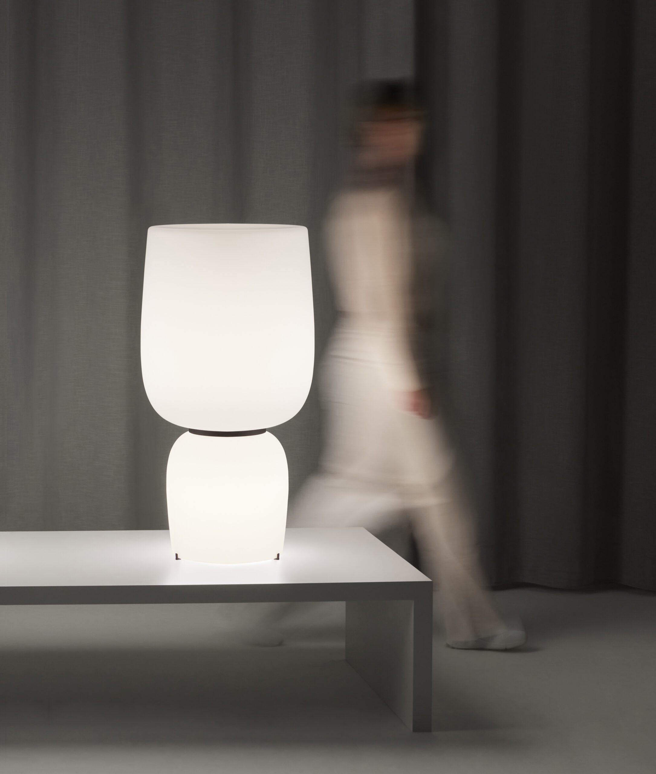 Lampada da tavolo Ghost: design contemporaneo per l’illuminazione – Studiomag – Guja Martelli
